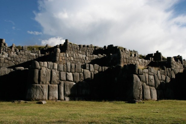 Sacsayhuam--n_walls